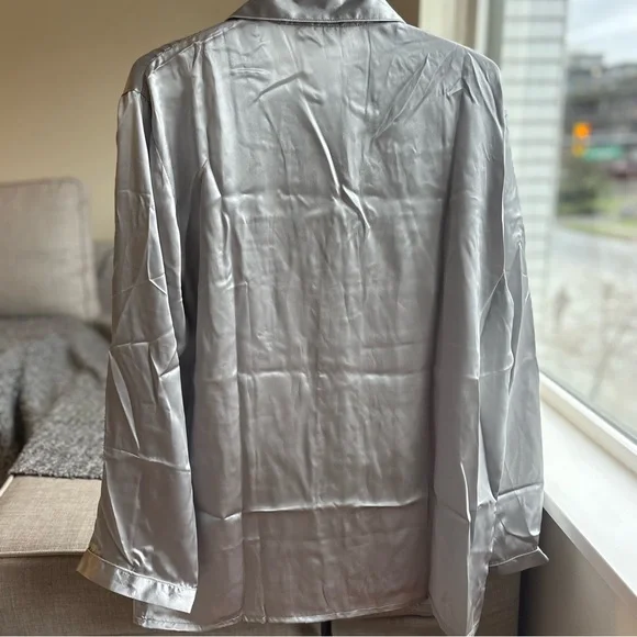 Silver 100% Silk Pyjamas - Picture 2 of 8